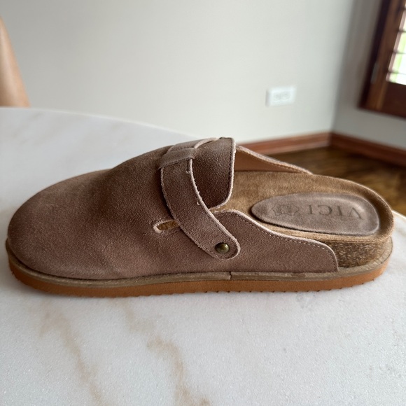 Estina faux suede clogs in Taupe - VICI - NWT never worn! In box. - Picture 2 of 4